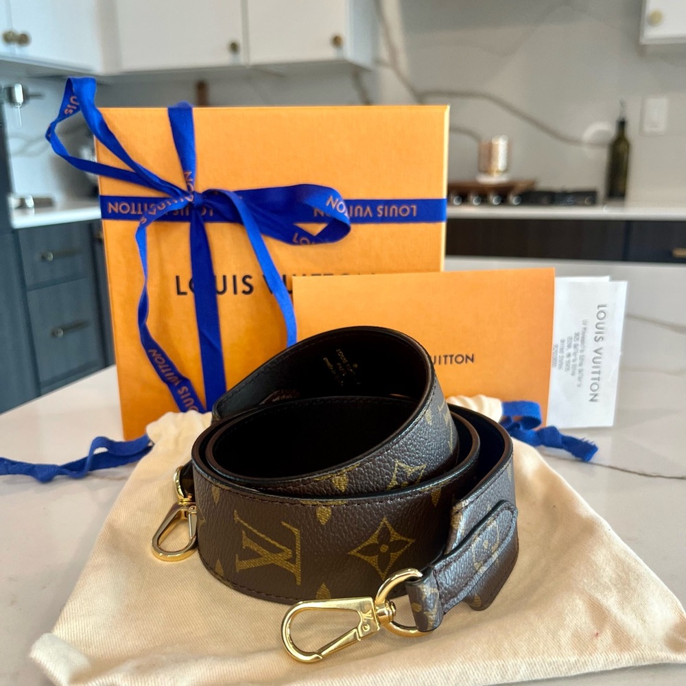 SOLD! ♥️ Louis Vuitton bandouliere strap
